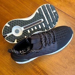 Brand new Under Armour HOVR men’s running shoes